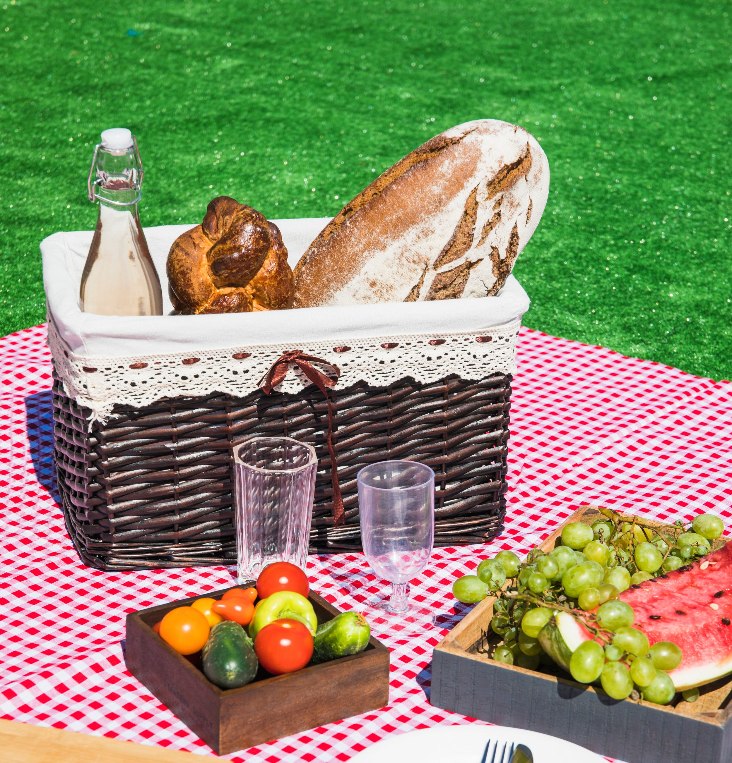 What to include in your picnic basket?